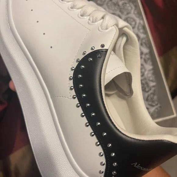 【送料&関税込】Alexander McQueen Pink Leather Sneakers With Alexander McQueen Pink Shoes